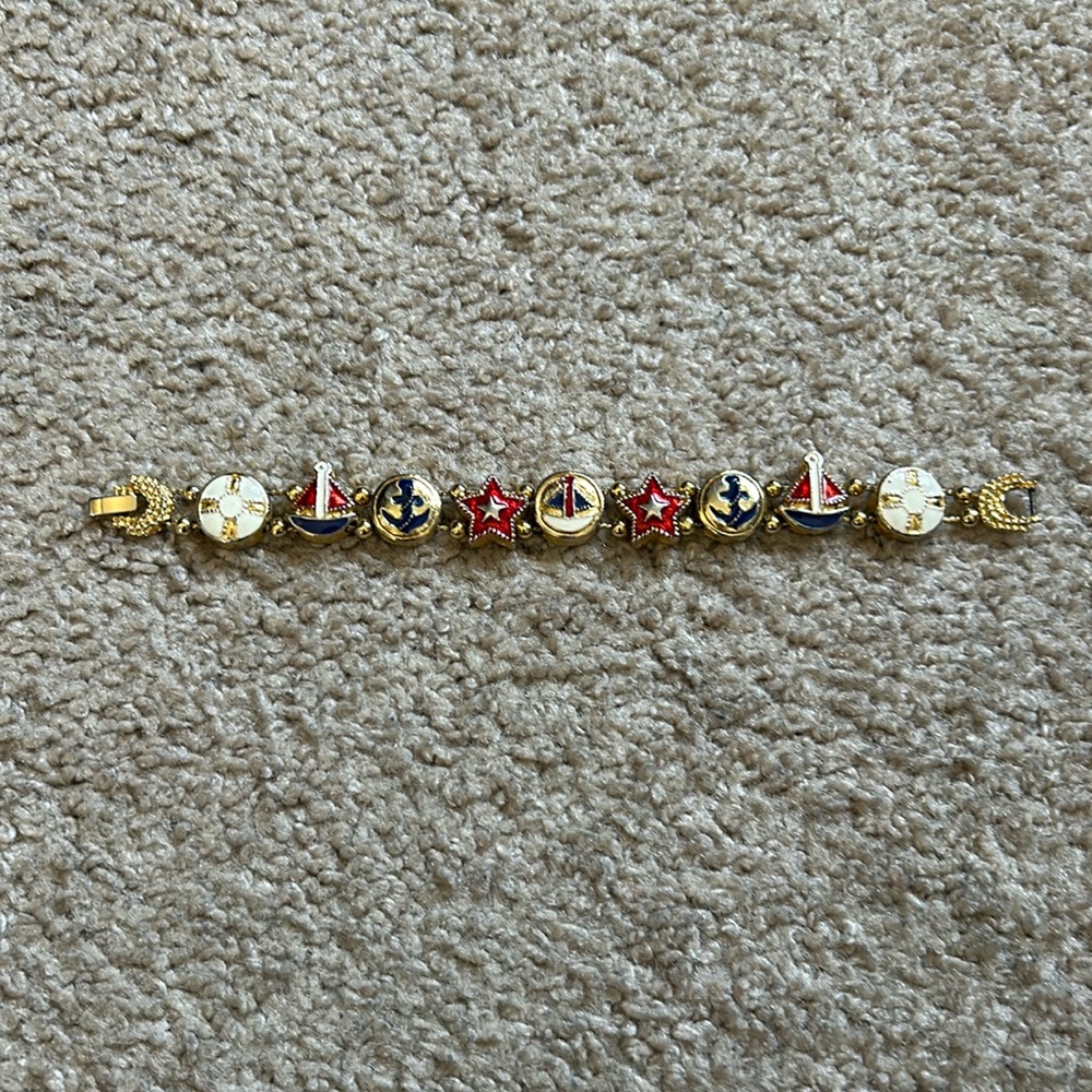 Women’s gone‎ tone red/white/blue vintage boat/beach themed bracelet one size